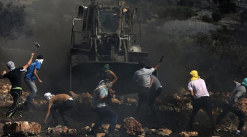 Palestinians VS bulldozer
