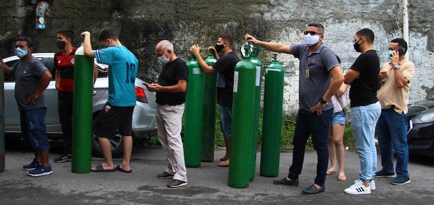 Venezuela Sends Oxygen Tanks to Brazilian Amazon State