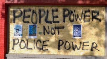 Protests in Minneapolis Disrupted by Orange-Shirted “Collaborators” with Cops